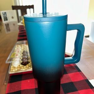 sIm 40oz tumbler (brand new )